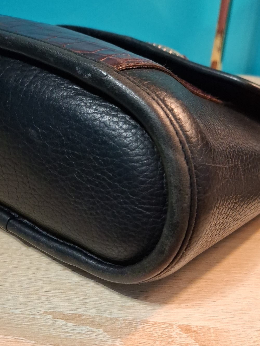 Brighton Magdaleine Brown Croc-Embossed & Black Leather Crossbody Vintage - Picture 5 of 15